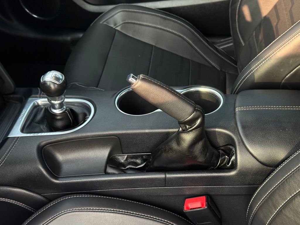 Used 2022 Gray Ford GT Premium image 9