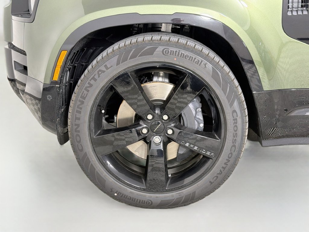 New 2026 Woolstone Green Land Rover X-Dynamic SE image 33