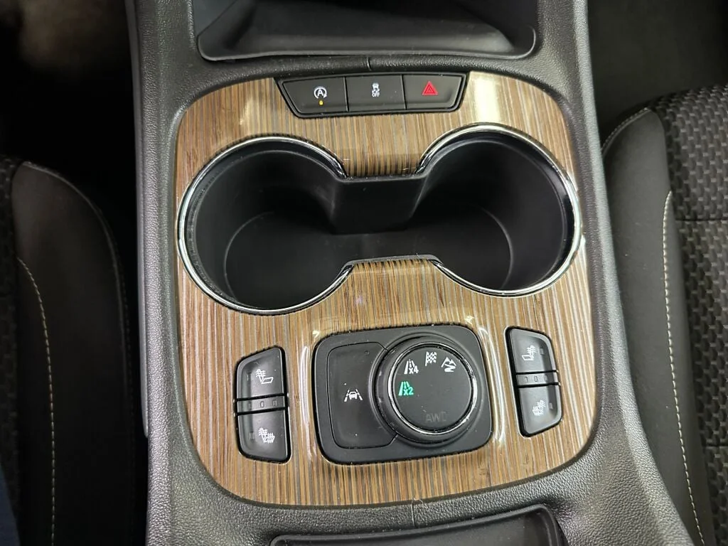 2023 GMC Acadia SLE - Photo 16