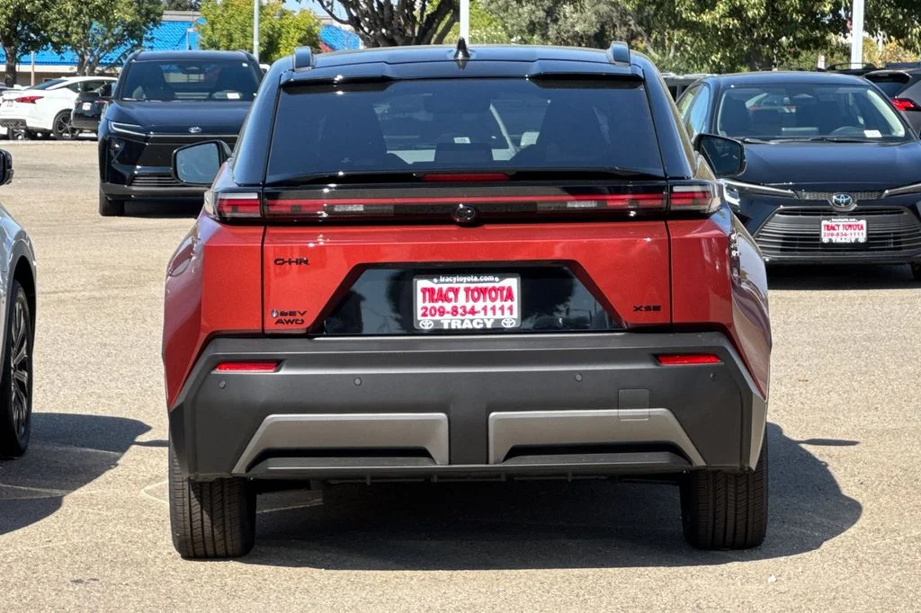 New 2026 Tandoori with Midnight Black Metallic roof <sup>1</sup> Toyota  XSE image 7