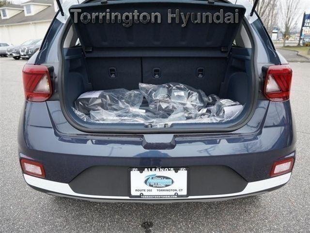 2025 Hyundai Venue Limited - Photo 7