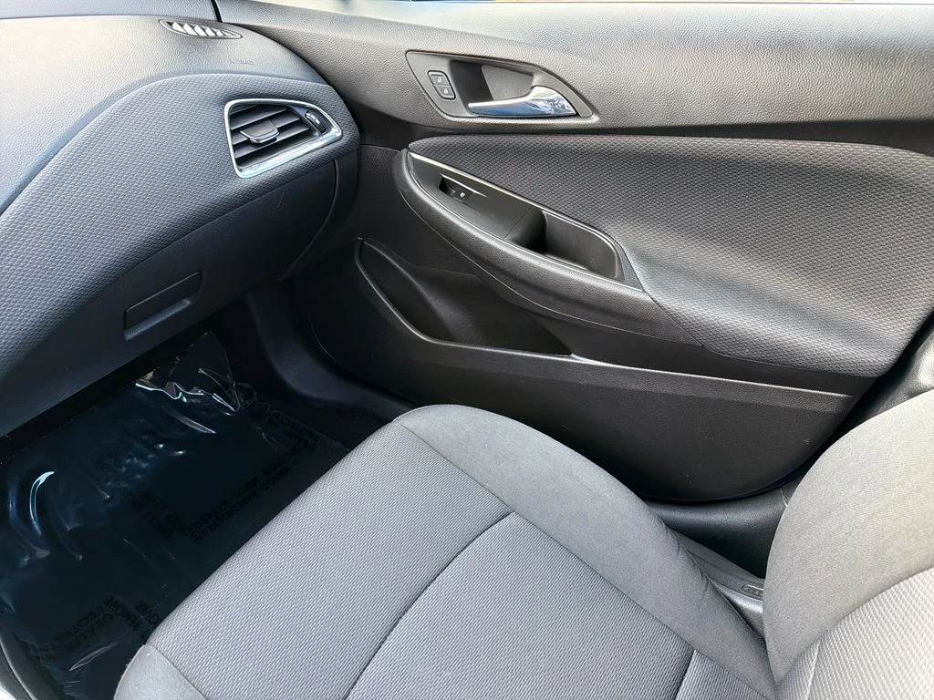 2018 Chevrolet Cruze LS - Photo 24
