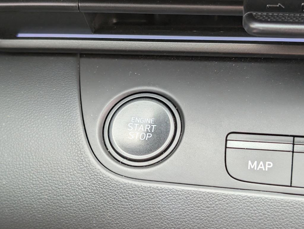 2025 Hyundai Elantra Blue - Photo 31
