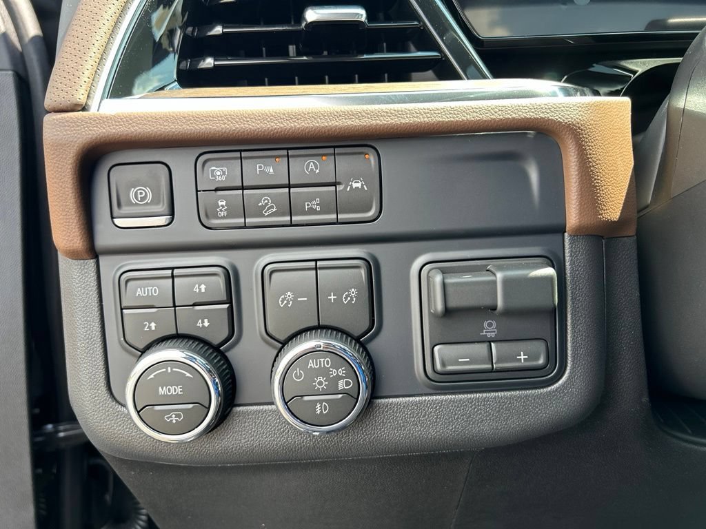 2026 Chevrolet Suburban High Country - Photo 24