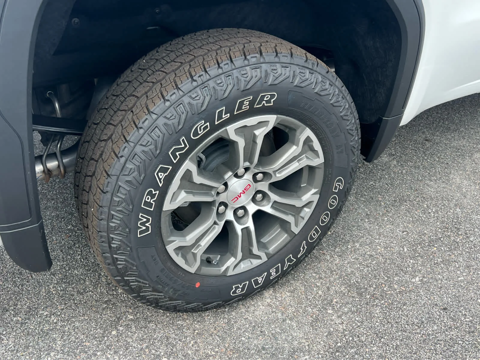 New 2026 Summit White GMC SLE image 6
