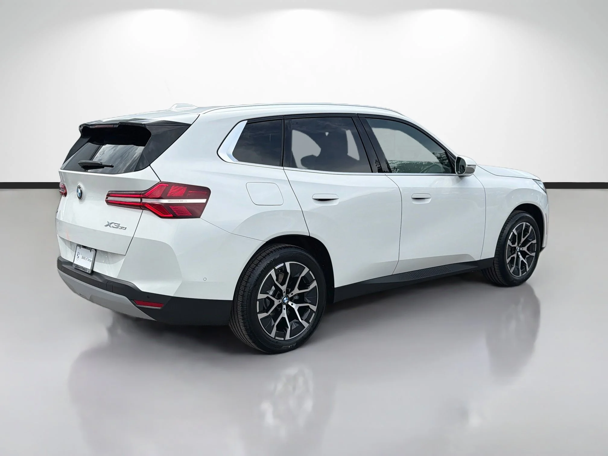 New 2026 Alpine White BMW 30 xDrive image 3