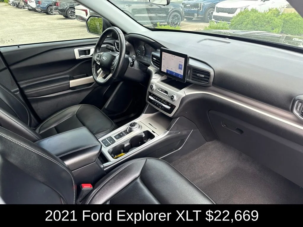 Used 2021 Black Ford XLT image 19