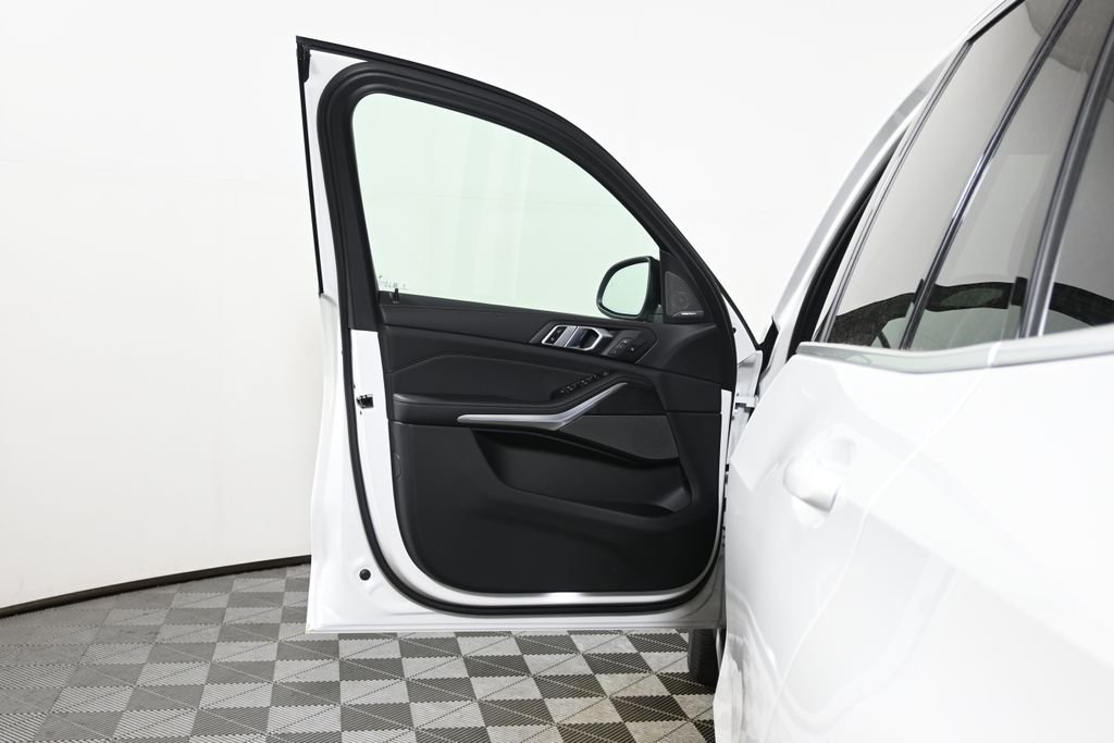 New 2026 Alpine White BMW xDrive40i image 27