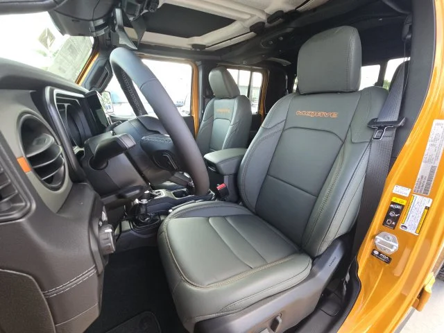New 2026 Goldilocks Exterior Paint Jeep Mojave image 15