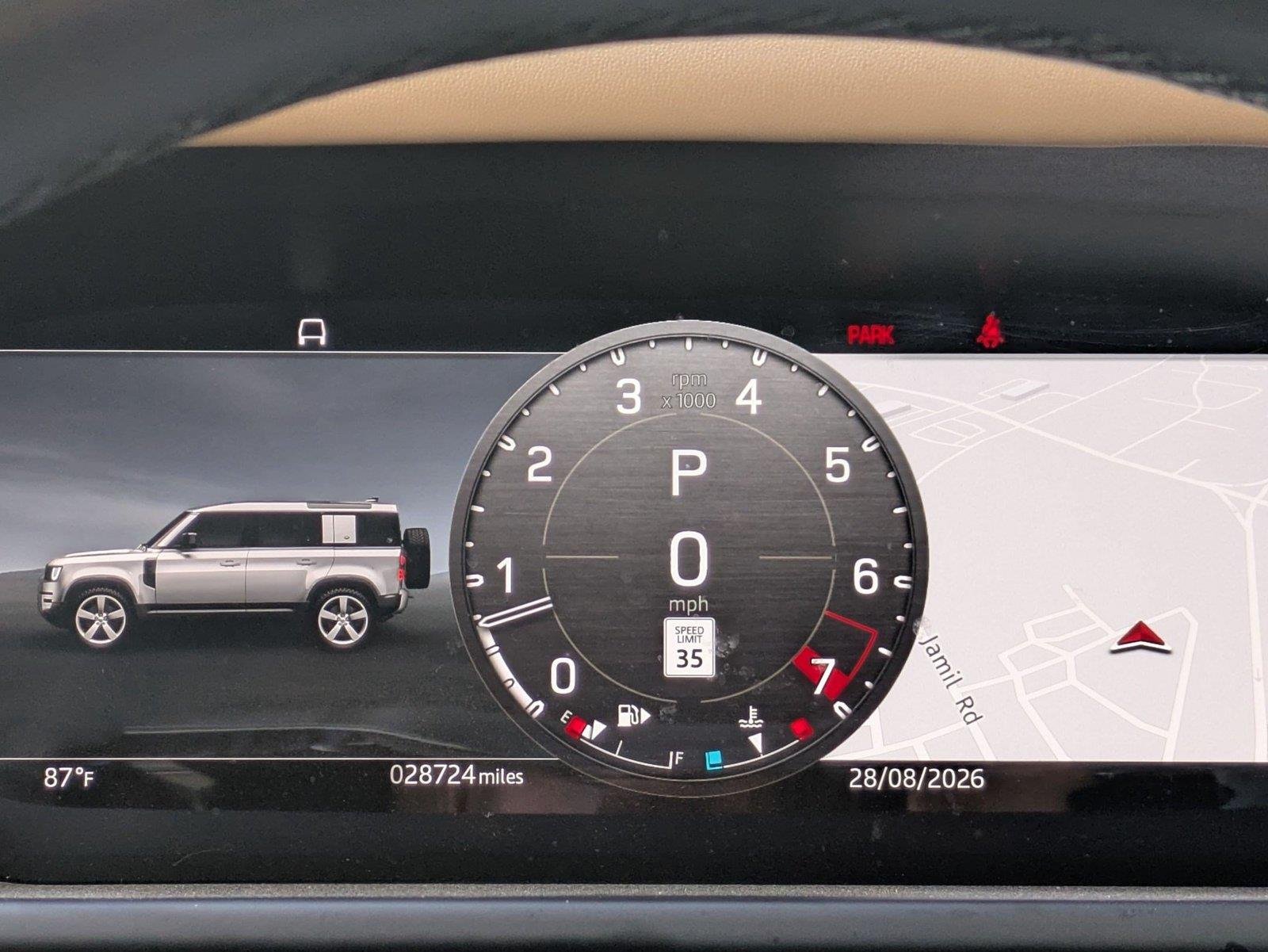 Used 2025 Fuji White Land Rover X-Dynamic SE image 19