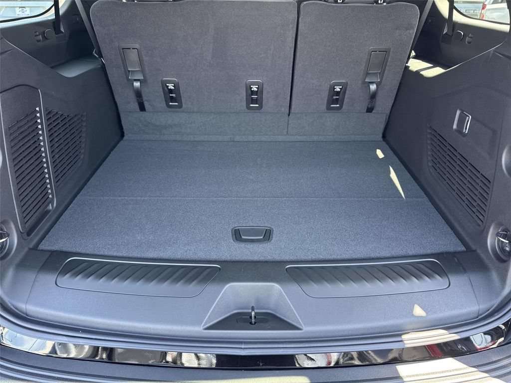 2026 Chevrolet Suburban LS - Photo 28