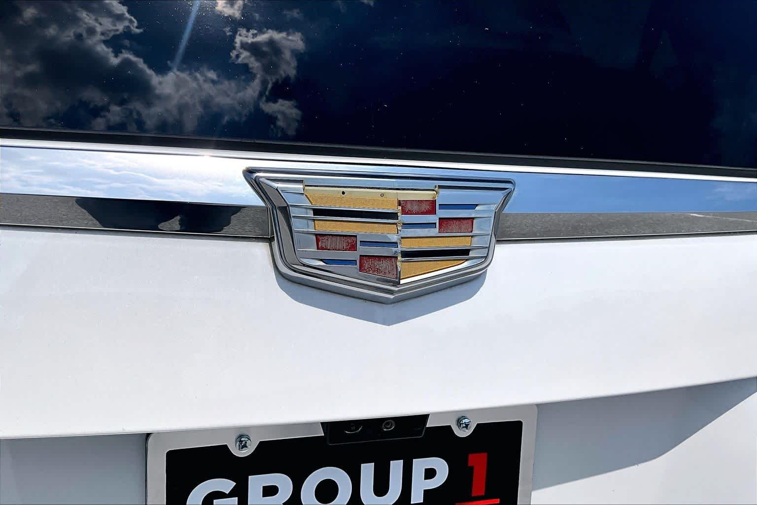 Used 2020 Crystal White Tricoat Cadillac Platinum image 10