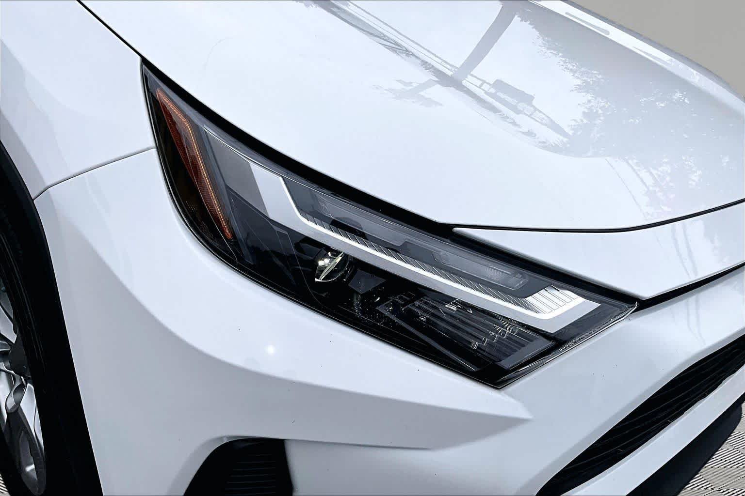 Used 2024 Ice Cap Toyota XLE image 28