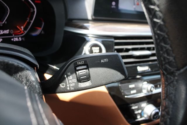 Used 2020 White BMW 530i xDrive image 14