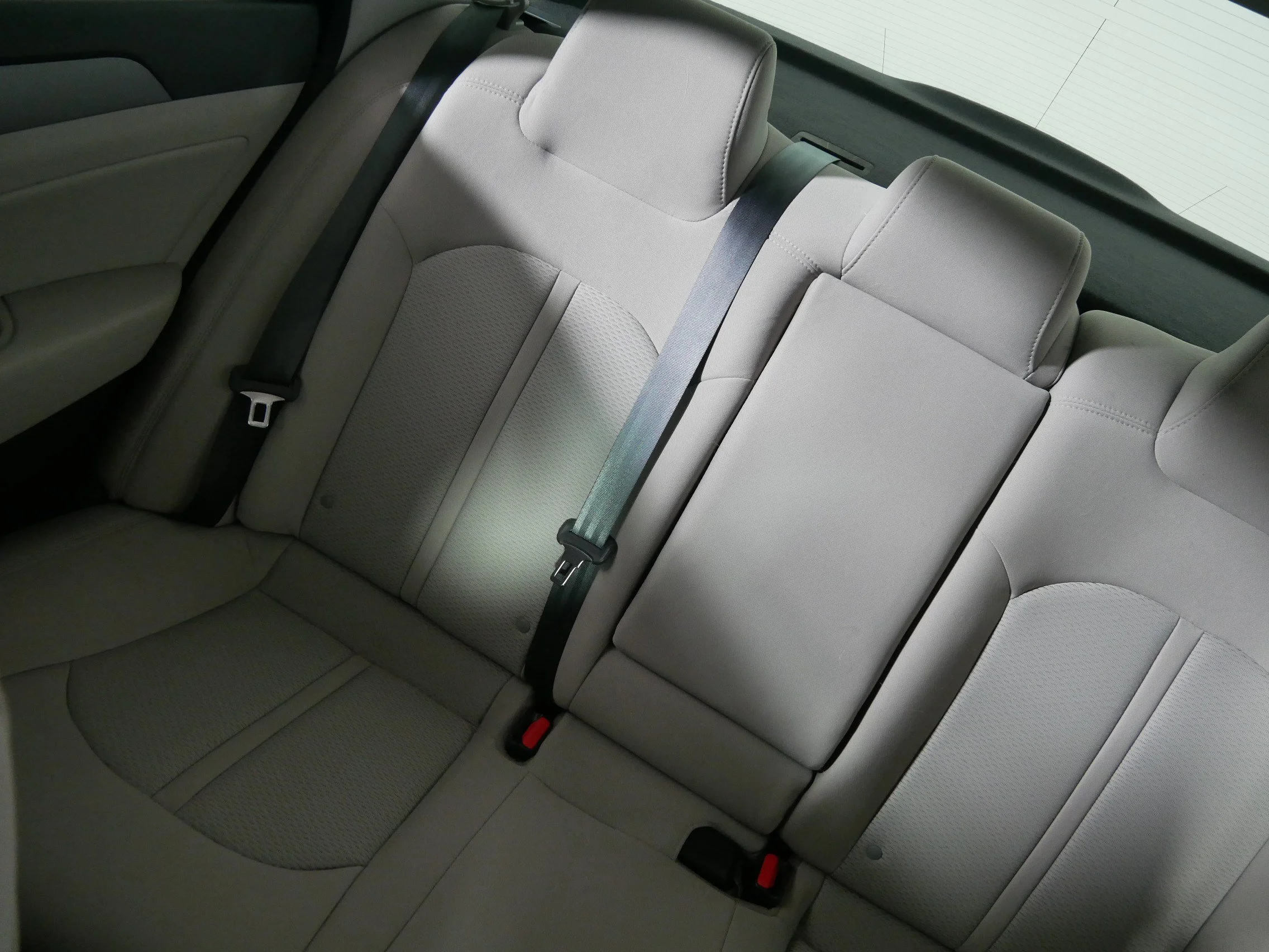 Used 2018 Phantom Black Hyundai SEL image 12