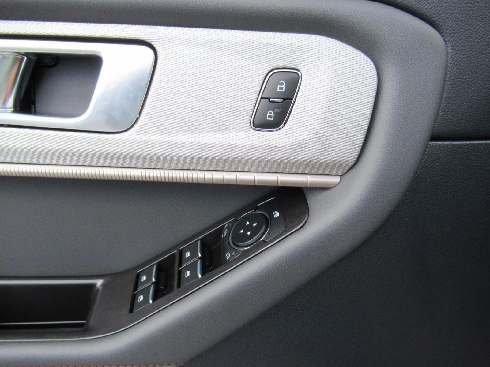 New 2026 Space White Metallic Ford Active 100A image 21