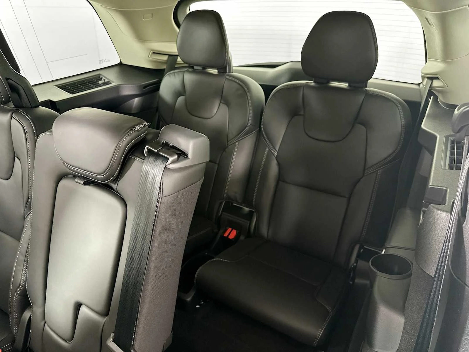 2025 Volvo XC90 Ultra - Photo 25