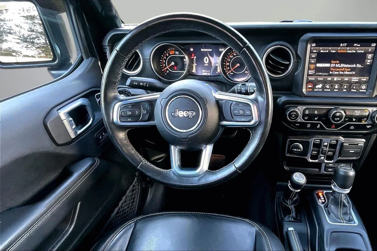Used 2021 Black Jeep Sahara image 10