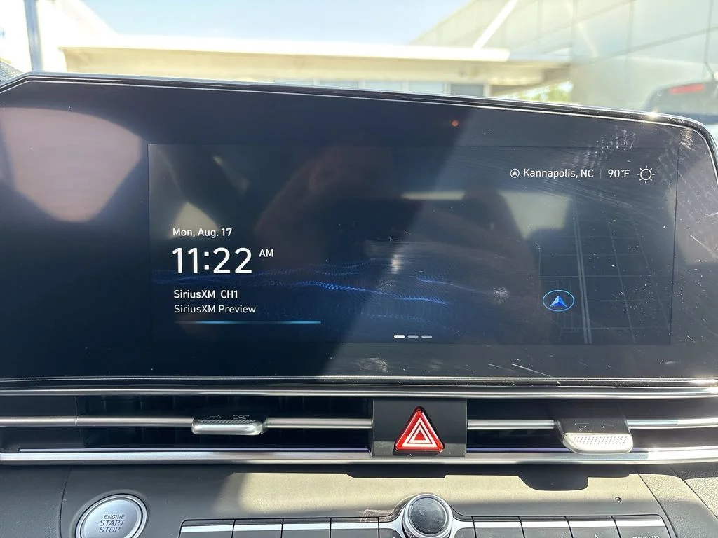 Used 2025 Blue Hyundai SEL Convenience image 12