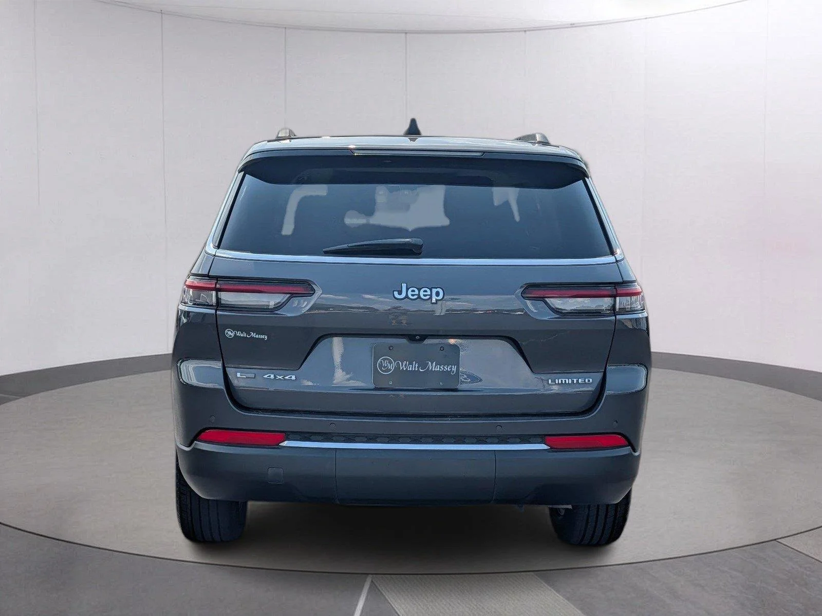 Used 2023 Baltic Gray Metallic Clearcoat Jeep Limited image 5