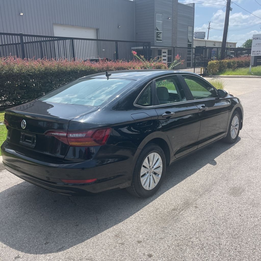 Used 2019 Black Uni Volkswagen 1.4T S image 4