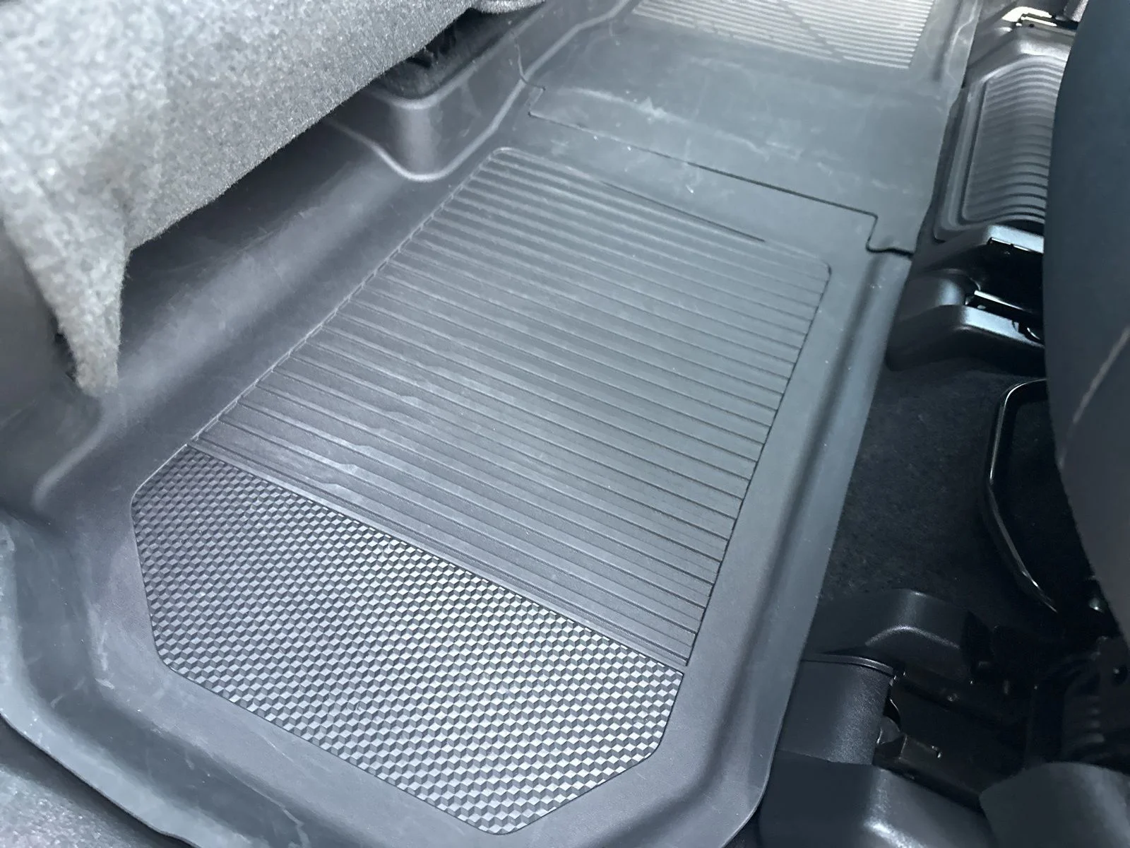 Used 2024 Gray Chevrolet RS image 23