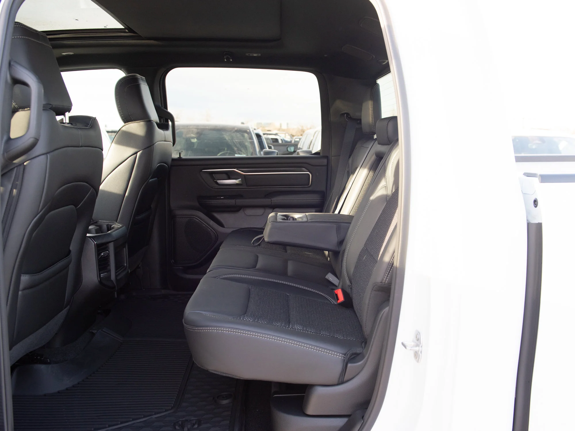 Used 2026 White RAM Sport* Crew Cab 4x4, Twin-Turbo, Pano Sunroof, Nav, 12 Inch Screen image 16