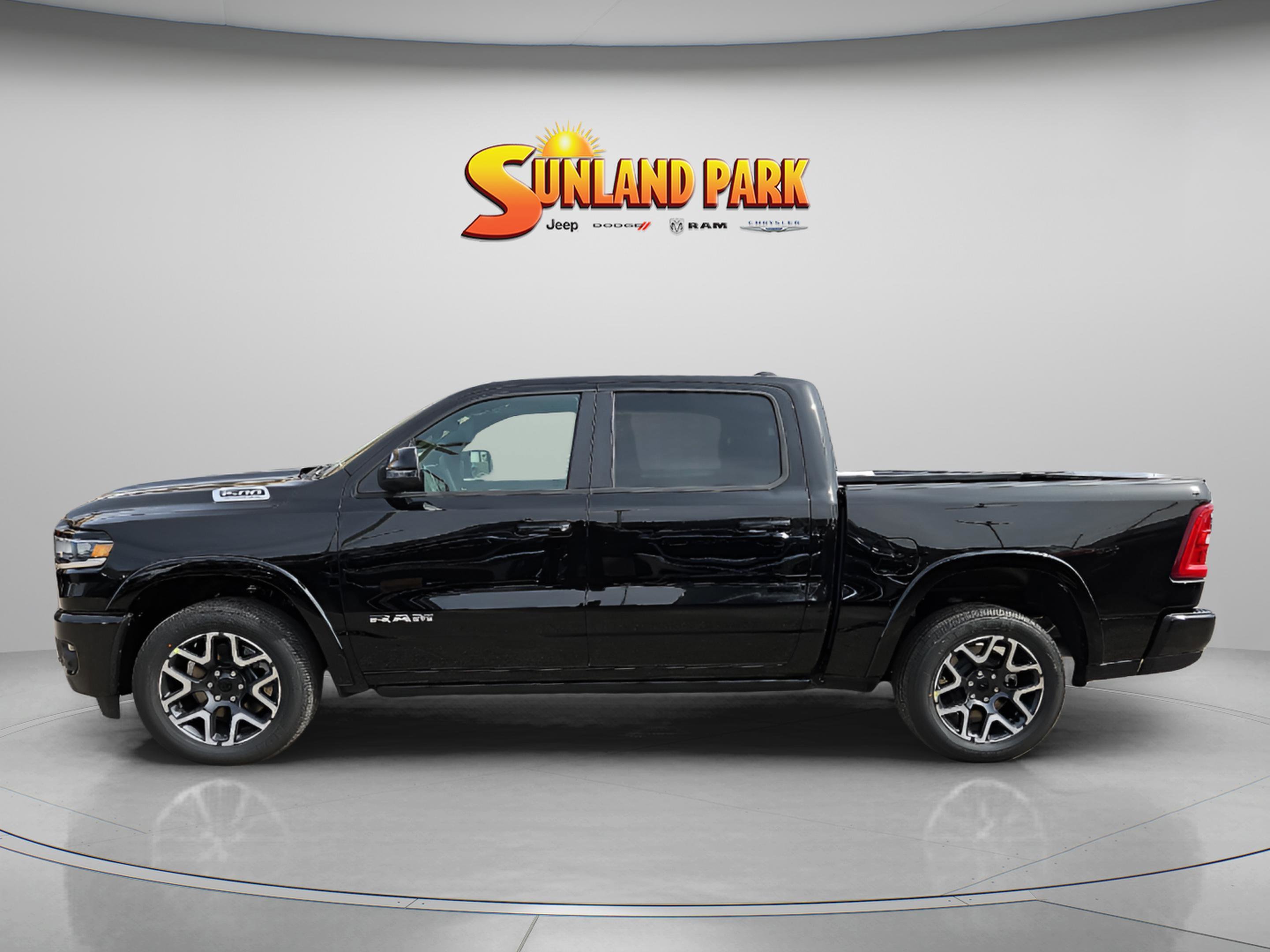 New 2026 Diamond Black Crystal Pearl-Coat Exterior Paint RAM Laramie image 3