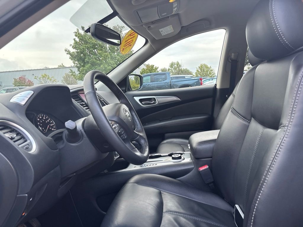 Used 2019 Silver Nissan SL image 10