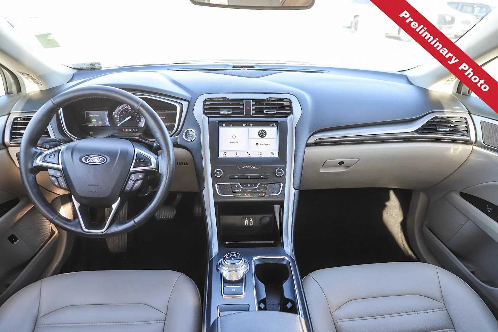 Used 2019 White Platinum Metallic Tri-Coat Ford SEL image 13
