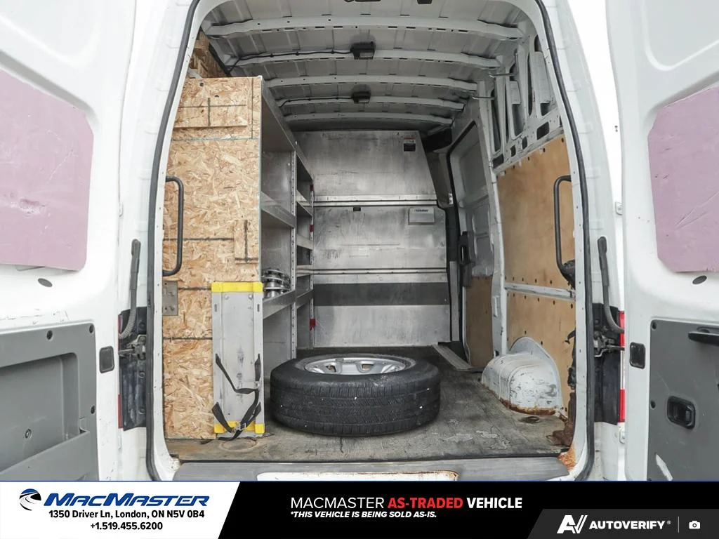 Used 2017  Nissan  image 14