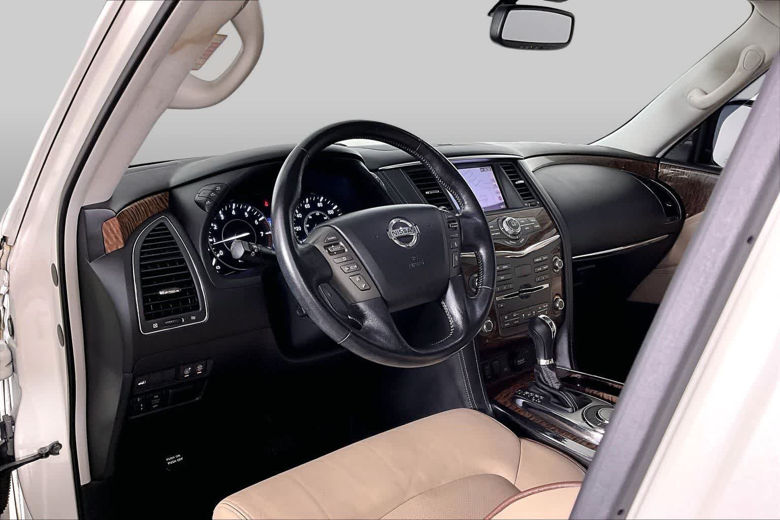 Used 2019 Pearl White Tricoat Nissan SL image 17