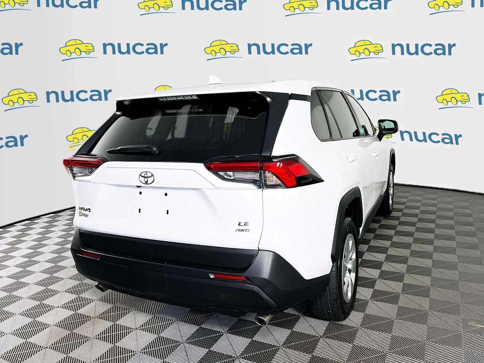 Used 2024 Ice Cap Toyota LE image 7