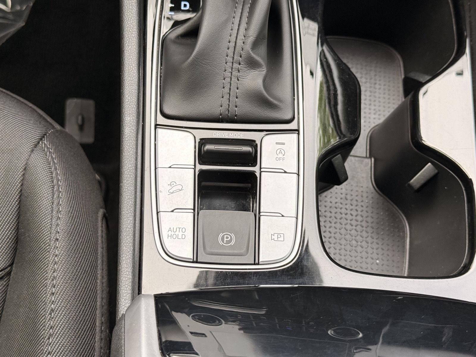 2022 Hyundai Tucson SE - Photo 28