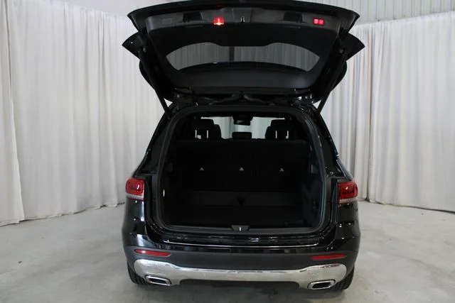 Used 2022  Mercedes-Benz GLB 250 image 33