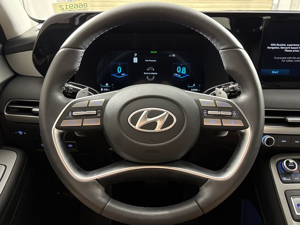 Used 2025 White Hyundai SEL Premium image 14