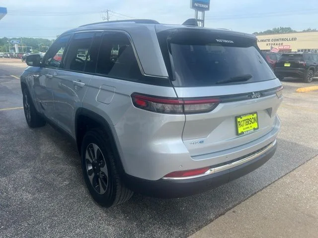 Used 2024 Silver Jeep 4xe image 8