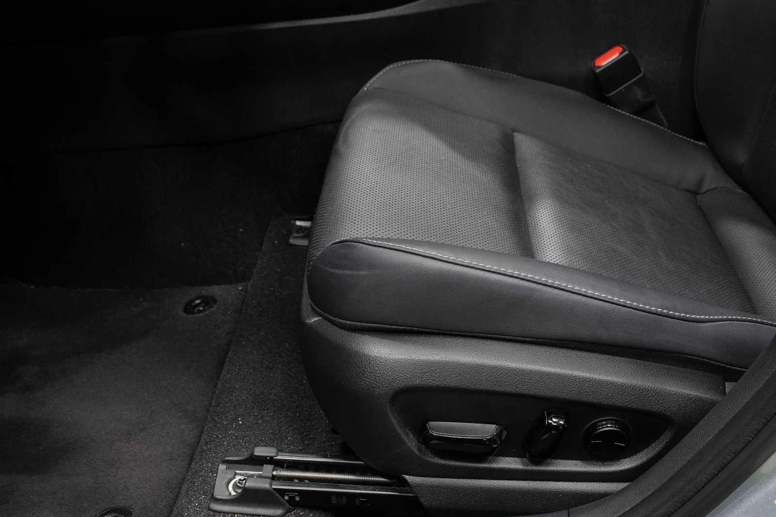 Certified Used 2024 IRIDIUM Lexus Premium image 14