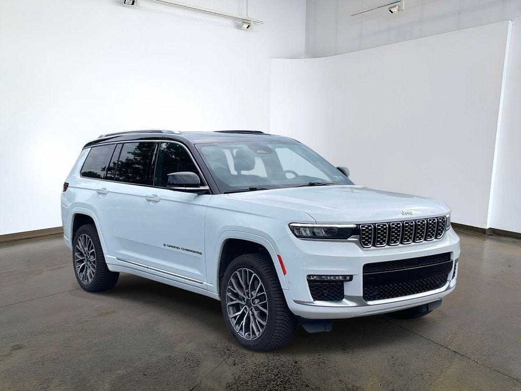 Used 2023 White Jeep Summit image 5