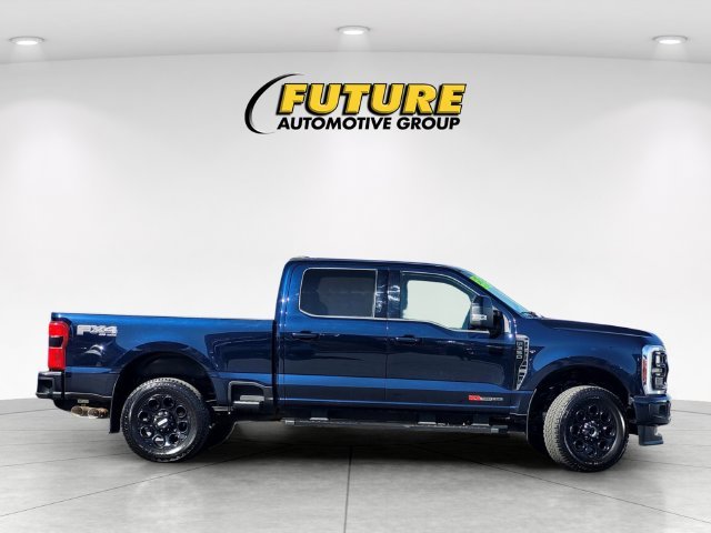 Used 2025  Ford Lariat image 3