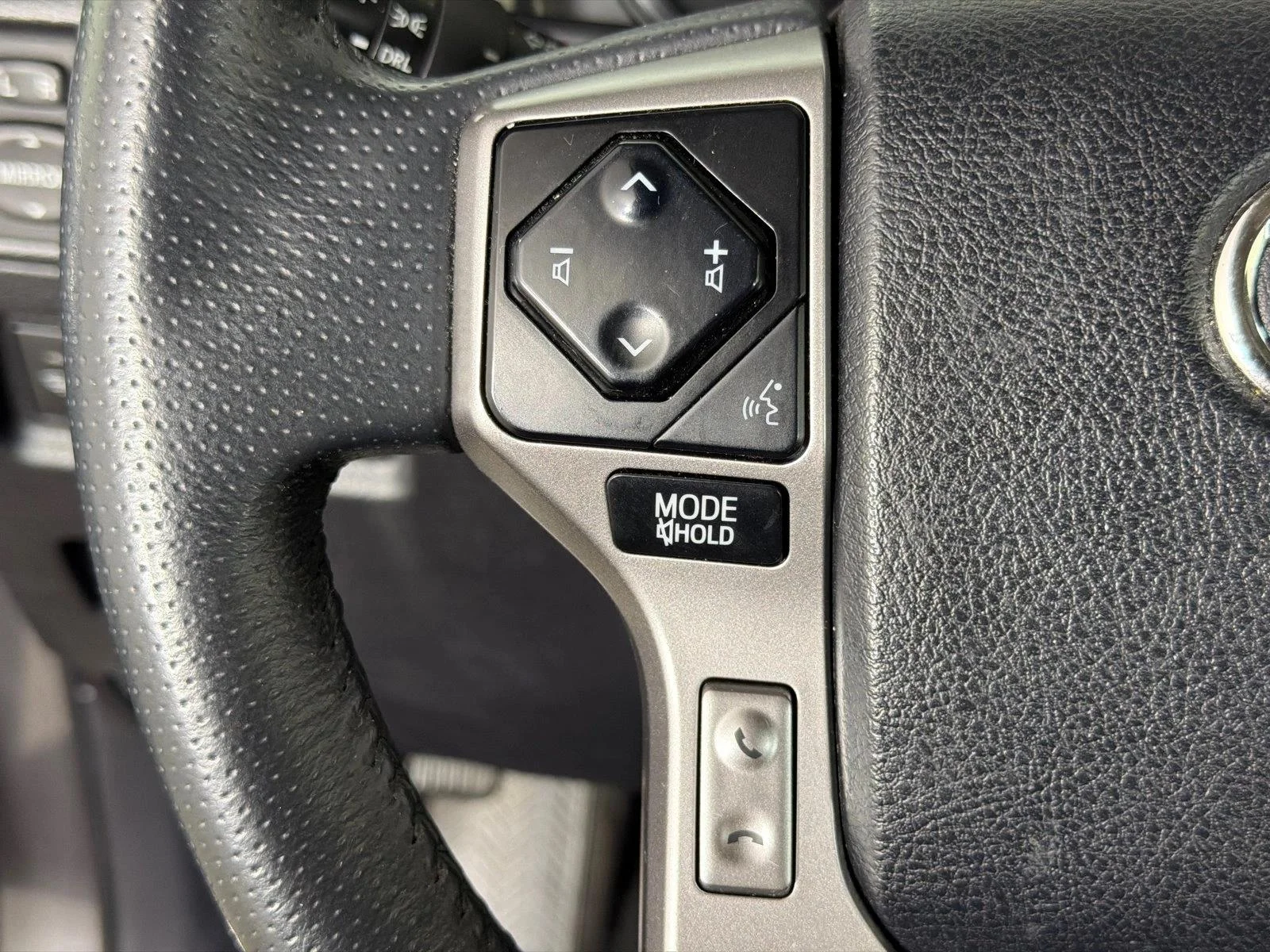 Used 2020 Silver Toyota SR5 image 25