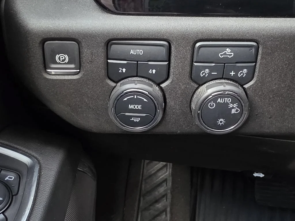 Used 2025 Black Chevrolet LT image 25