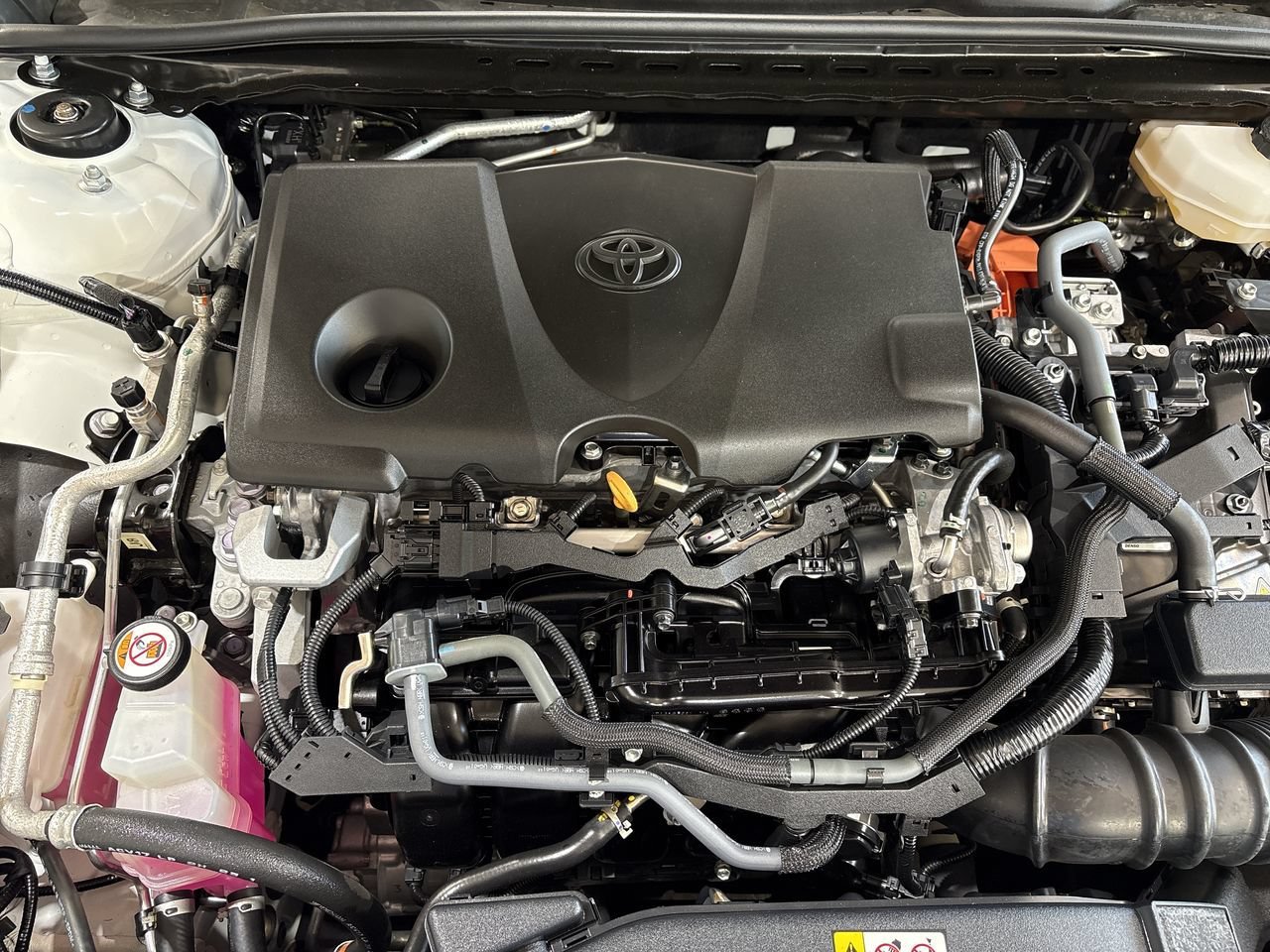 Certified Used 2025 Ice Toyota SE image 26