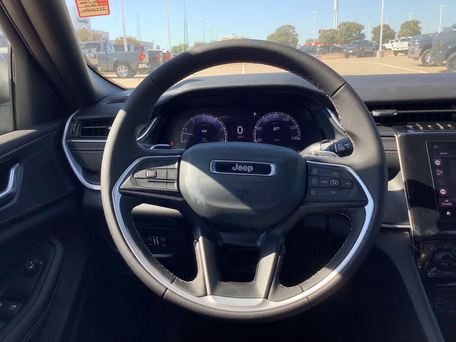 2025 Jeep Grand Cherokee Laredo - Photo 22