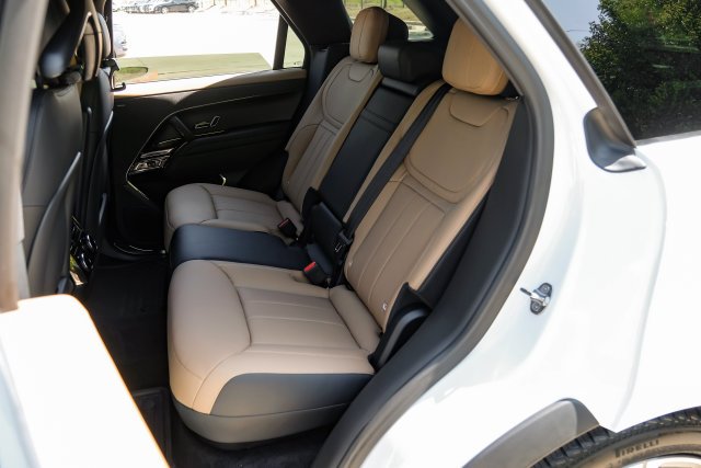 New 2027 Fuji White Land Rover Dynamic SE image 52