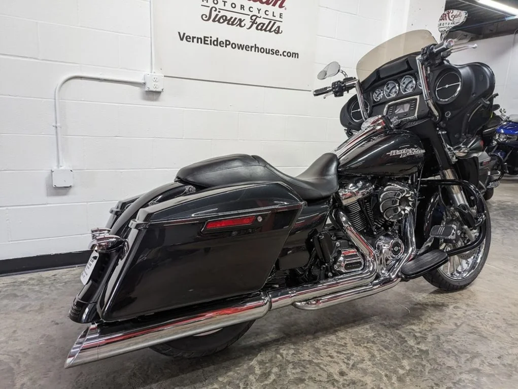 Certified Used 2018 BLACK TEMPEST Harley-Davidson®  image 5