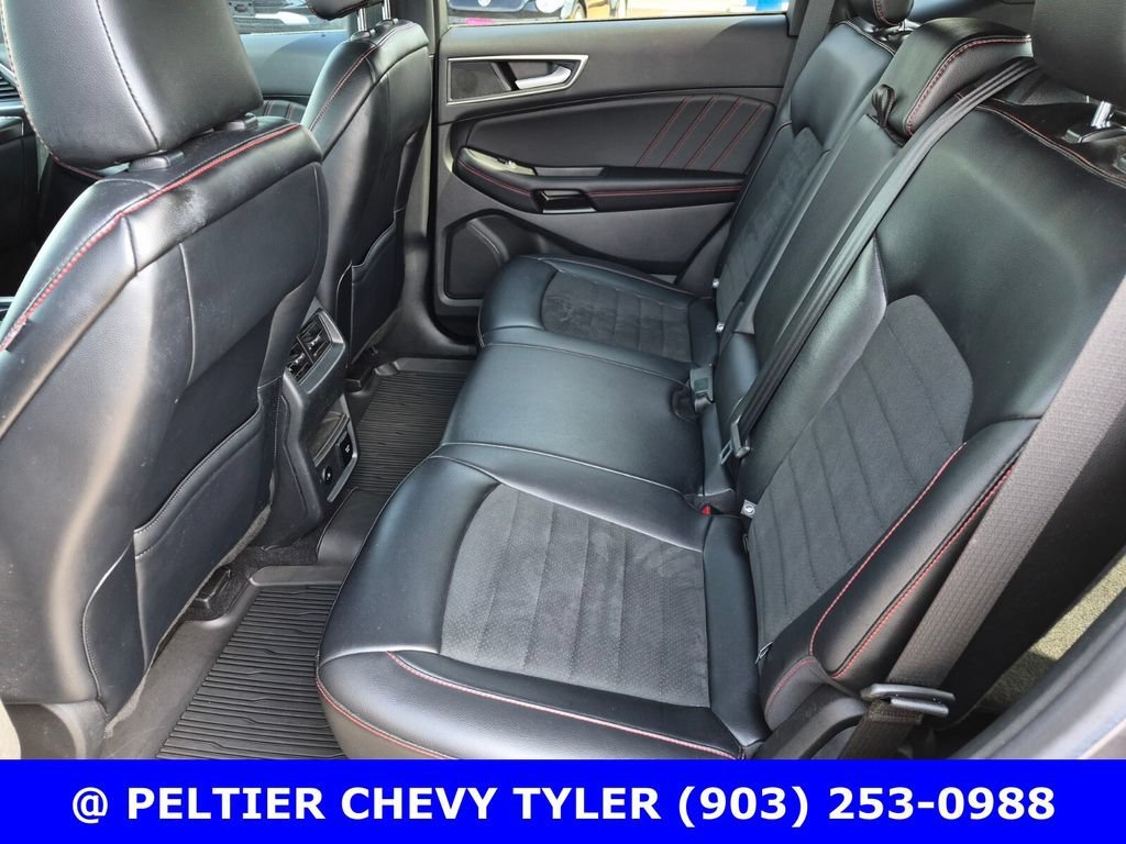 Used 2023  Ford SEL image 31