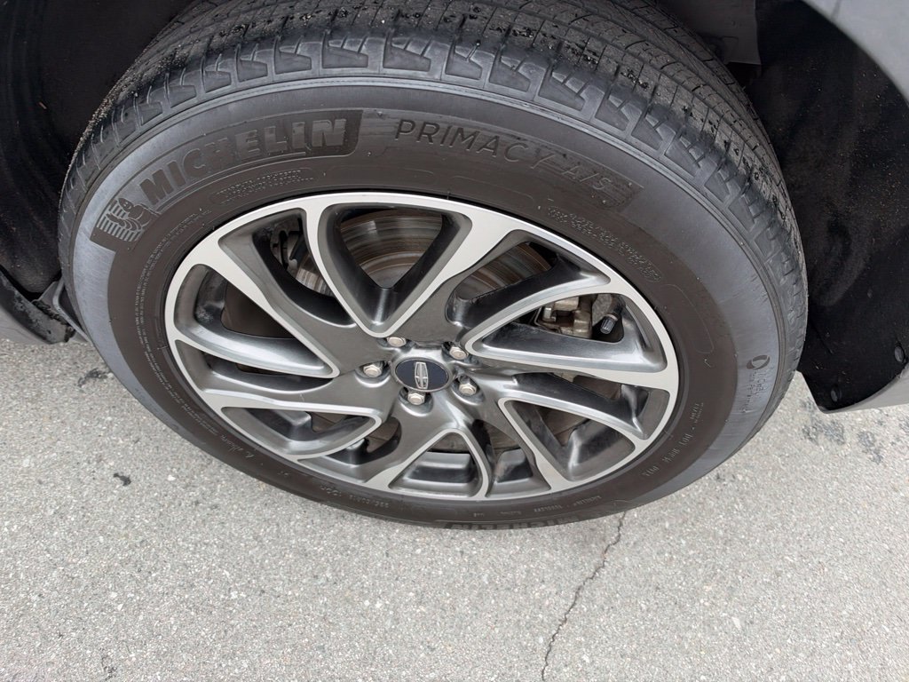 Used 2020 White Lincoln Standard image 6