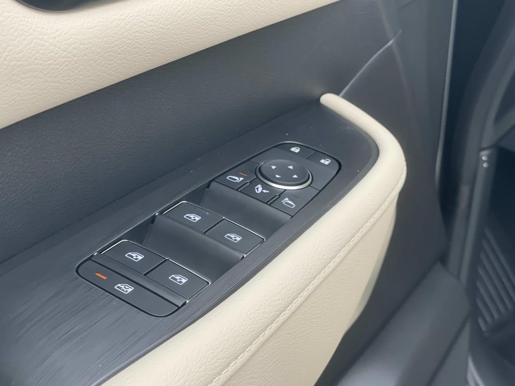 New 2026 Alpine Metallic / Super Black Two-tone Nissan Platinum Reserve image 18
