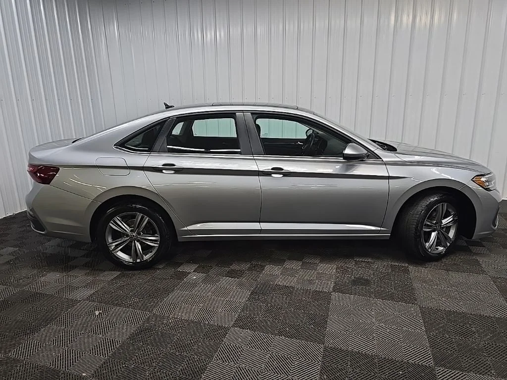 3VW7M7BU5RM019856